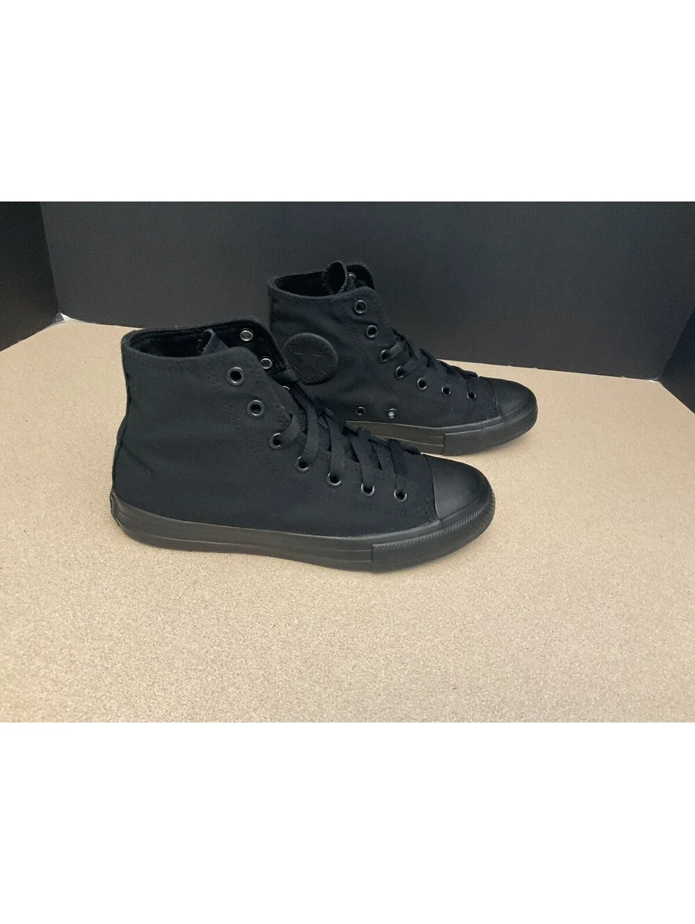 New! Youth’s Kids Converse Chuck Taylor All Star High Black Shoes. Size 2Y. Nice